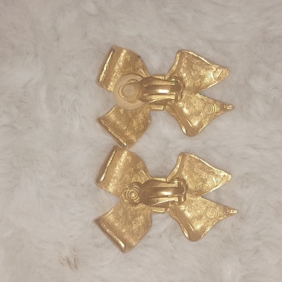 18k Gold Plated Bow Clip Earrings - Picture 2 of 2